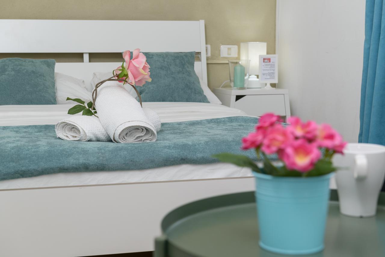 Studio & Apartments On The Beach By Aspentlv Τελ Αβίβ Εξωτερικό φωτογραφία