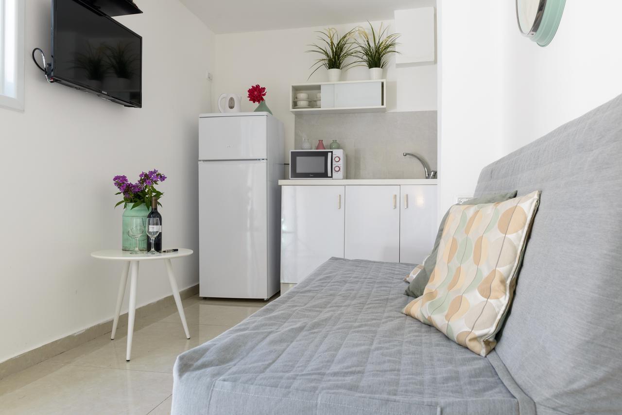 Studio & Apartments On The Beach By Aspentlv Τελ Αβίβ Εξωτερικό φωτογραφία