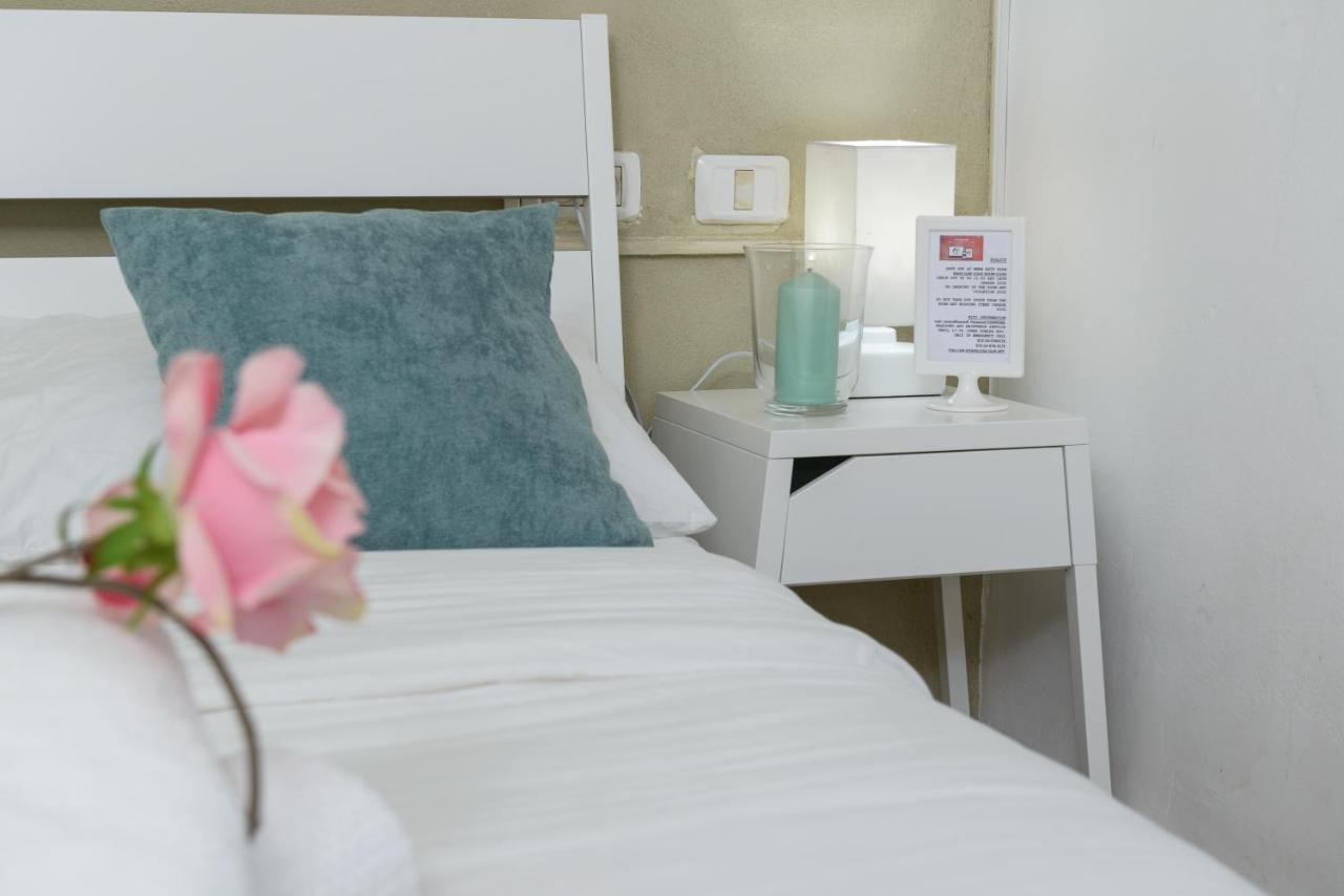 Studio & Apartments On The Beach By Aspentlv Τελ Αβίβ Εξωτερικό φωτογραφία