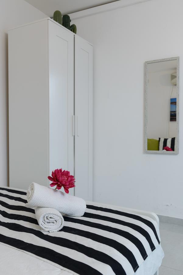 Studio & Apartments On The Beach By Aspentlv Τελ Αβίβ Εξωτερικό φωτογραφία